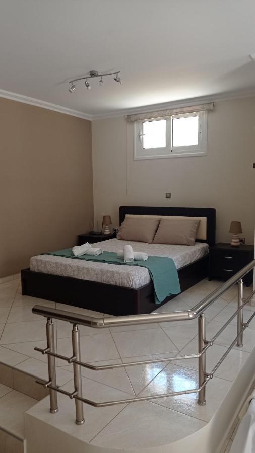 Elena Apartment Artemida  Ngoại thất bức ảnh