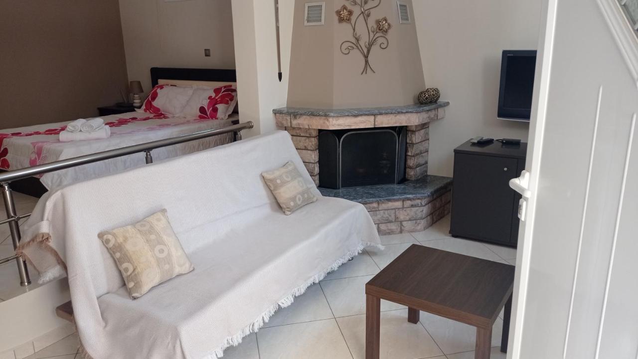 Elena Apartment Artemida  Ngoại thất bức ảnh